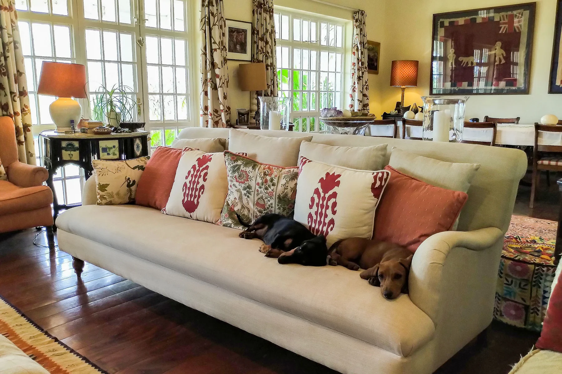 The Louis sofa thumbnail 2