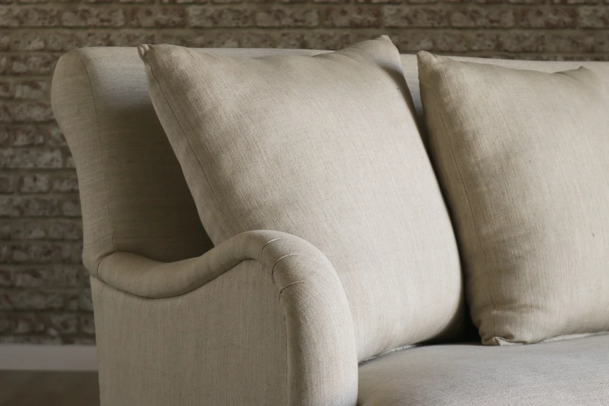 The Louis sofa thumbnail 3